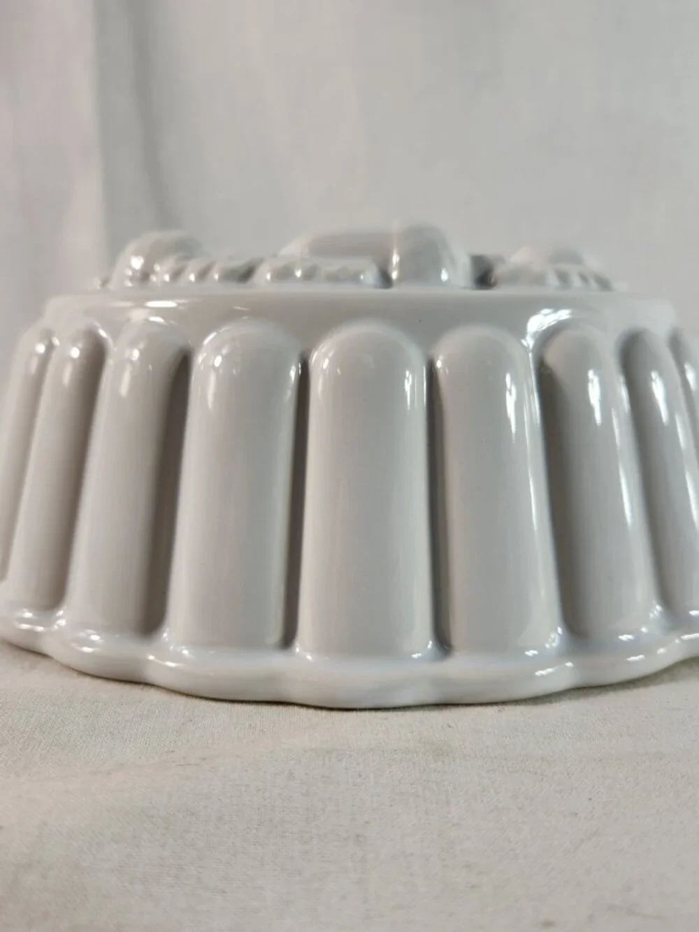 Williams Sonoma White Ceramic Acorn Cranberry Mold Pan Very Good Cond. Fast Ship